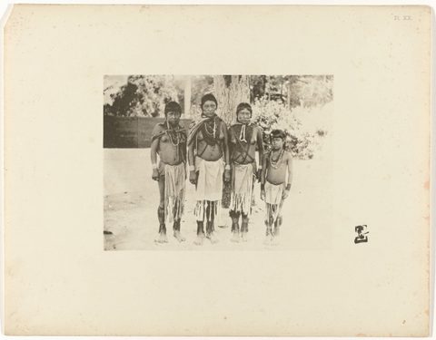 Carib girls at Casipoere Creek
